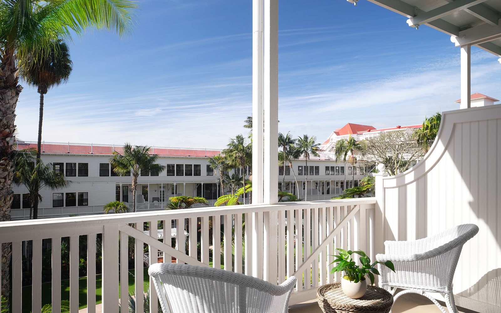 Victorian Garden View Balcony/Veranda