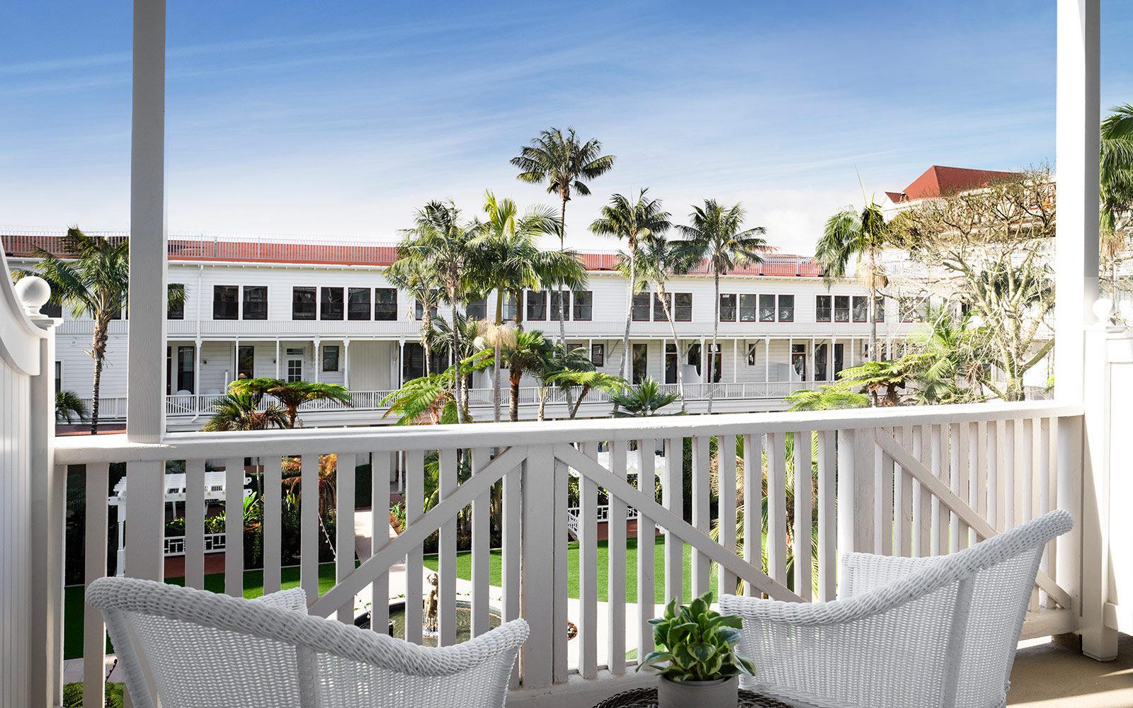 Victorian Garden View Balcony/Veranda