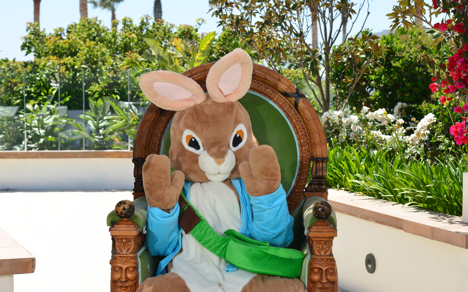 photo with easter bunny