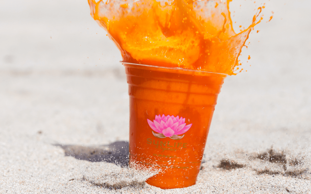 sunlife smoothie splashing